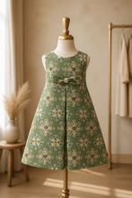 Load image into Gallery viewer, Green Floral Cotton Basic