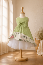 Load image into Gallery viewer, Green and Floral Reversible Cotton Basic