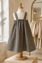 Load image into Gallery viewer, Black and White Taffeta Basic Dress